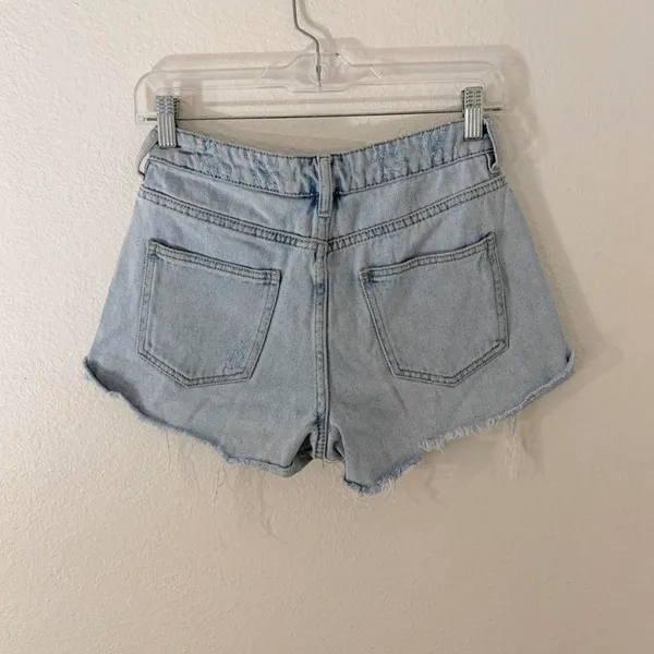 pacsun light wash denim mom shorts - Image 2