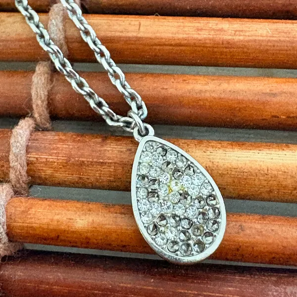 Premier Designs Elegant Silver Teardrop Pendant Necklace 16.5”-20.5” - Image 4
