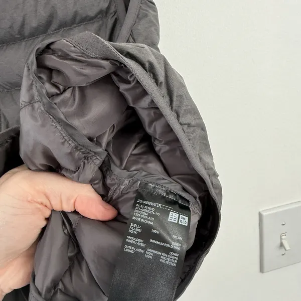 Uniqlo Grey Puffer Down Vest Packable‎ Travel Full Zip Nylon Womens XS - Image 5