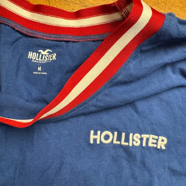 Hollister Blue Cropped T Shirt Ringer Tee Red White Stripes‎ Women's Medium - Image 3