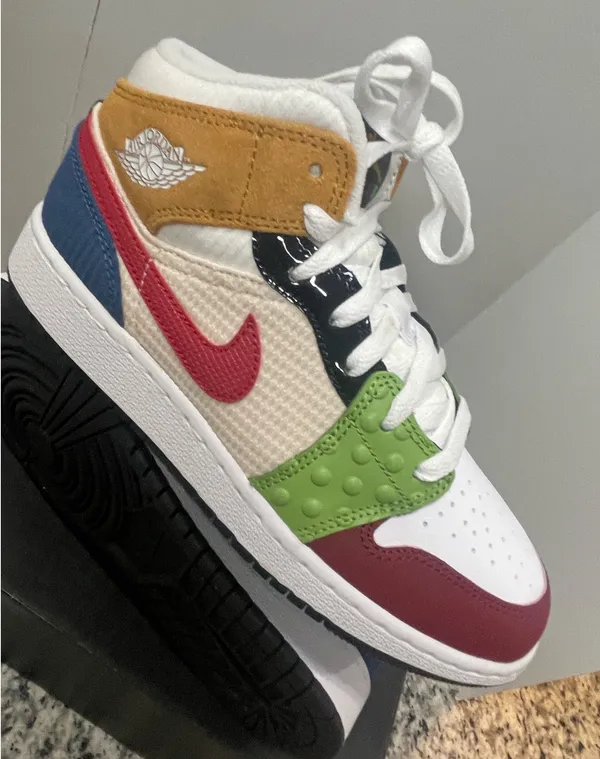 Air Jordan 1 Mid woman’s size 6.5 Messy Room DR6957-100 athletic - Image 14