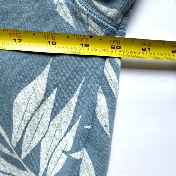 Billabong Blue‎ Tropical Pattern Women’s Sweater Sz Medium Sweatshirt - Image 4