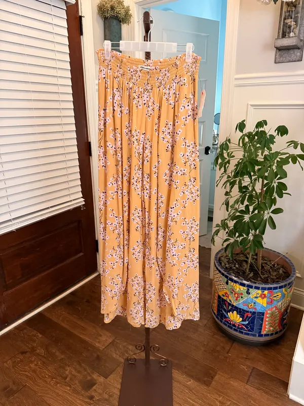 Billabong NWT Floral Yellow Wide-Leg Pants with Faux Wrap on Legs - Image 4