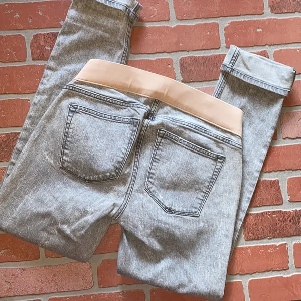 GAP maternity white washed gray stretch waistband skinny jeans - Image 3