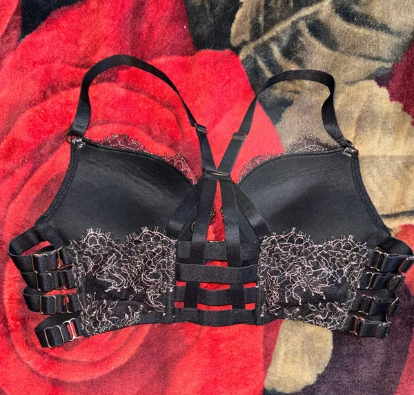 Victoria's Secret Bra - Image 3
