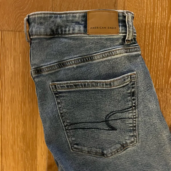 American Eagle Outfitters Stretch Denim Mom Jeans EUC - Image 2