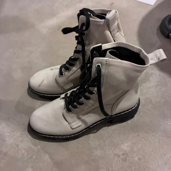 Rag & Bone Shiloh White Leather Combat Boots Black Laces Lug‎ Sole Womens 38 - Image 4