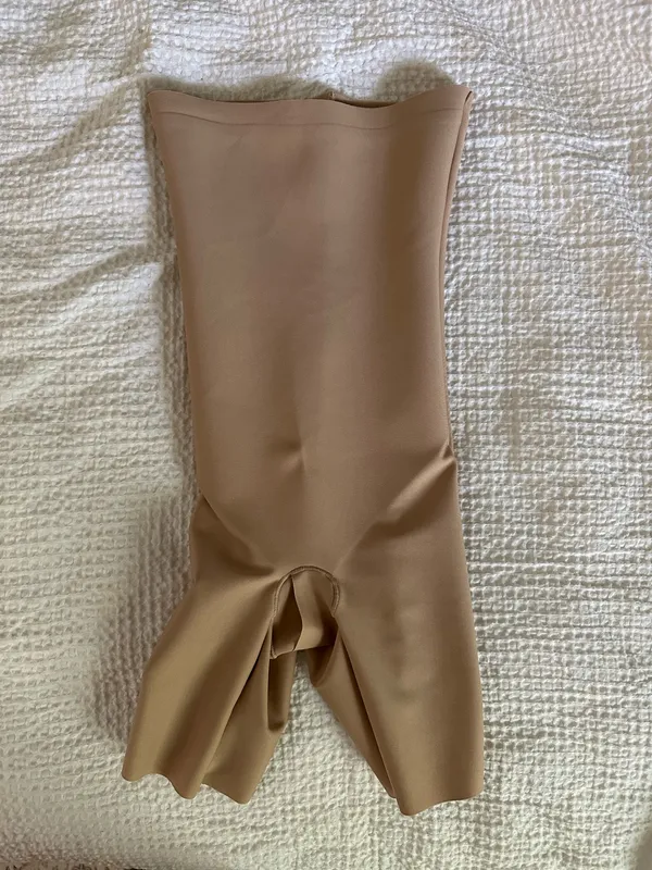 Skims Body Core Sculpt High-Waisted Short - Image 4
