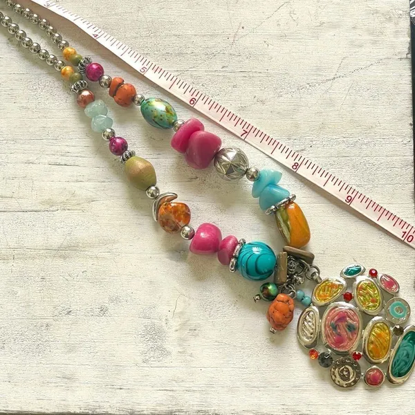Colorful beaded silver tone pendant necklace - Image 4