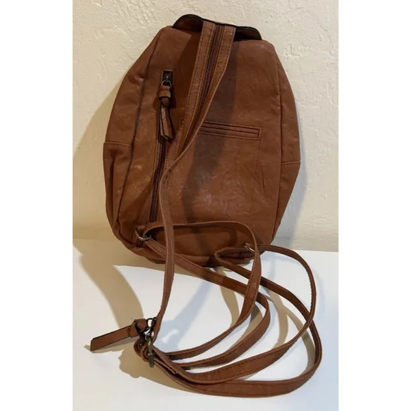 Adorable Small Bueno Brown Faux Leather Sling Backpack Purse Crossbody Bag - Image 2