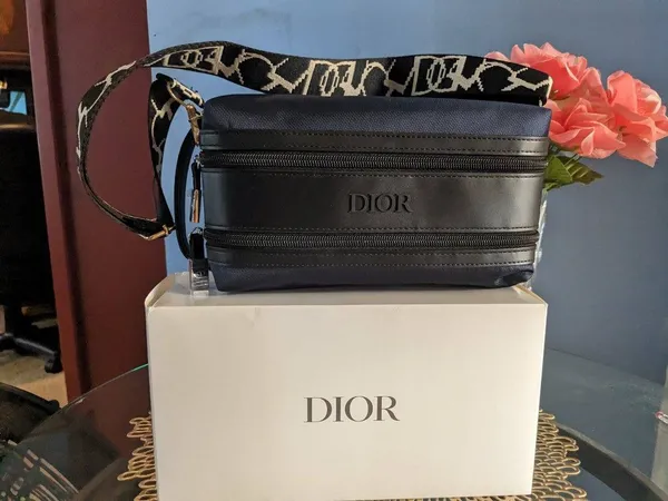 Dior Pouch/ Travel Bag - Image 6