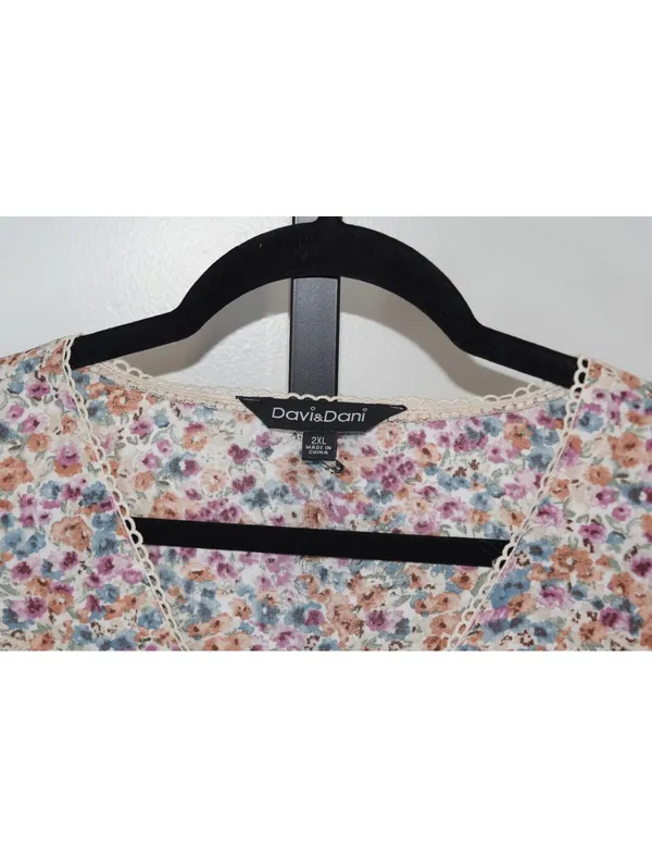 Davi & Dani Ditsy Floral Crochet Trim Blouse, Cream Multi, Plus Size 2XL - Image 3