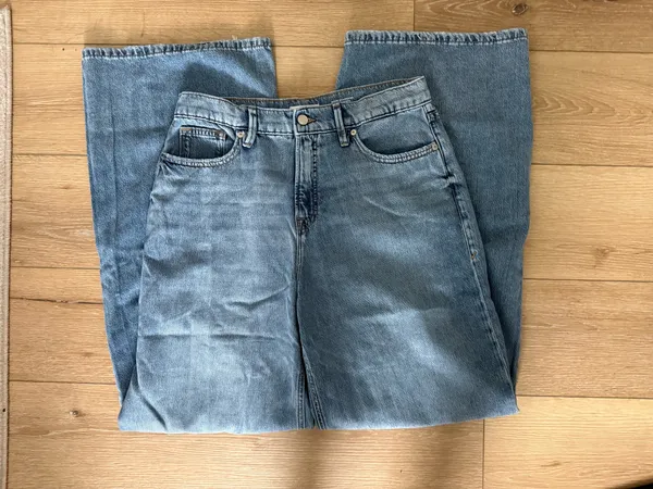 Good American Vintage Wide-Leg Jeans in Westgate Blue - Image 4
