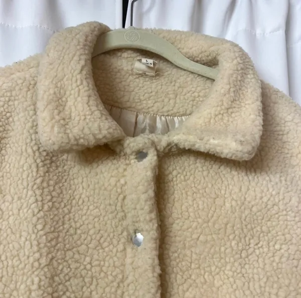 Light Cream Button up Faux Fur Sherpa Fleece Jacket Warm Winter Teddy Coat Size Large - Image 2