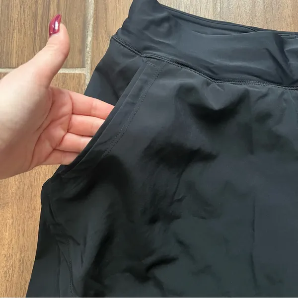 Lands end shorts size 12 - Image 2