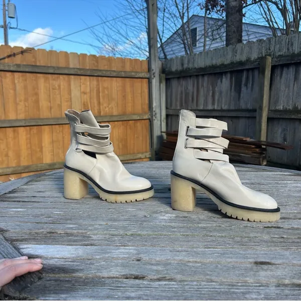 Jesse Boots from Free People Size 39 or 8.5 us winter fall cutout‎ unique - Image 5