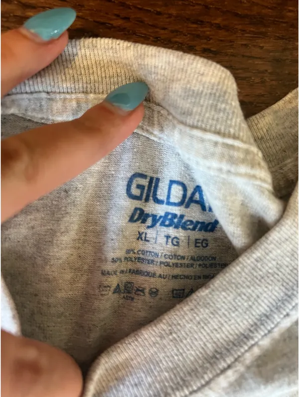 Gildan Graphic Tee - Image 3