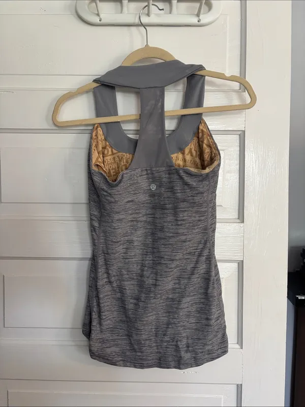 Lulu Women's Gray Athletic Tank Top with Scoop Neck - Image 2