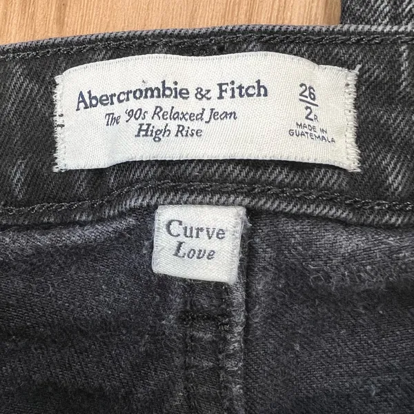 Abercrombie & Fitch black high rise curve love relaxed Jeans size 2R/26 - Image 2