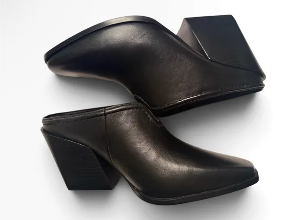 Linea Paola black Leather Slip on Mules Size 7.5M - Image 3