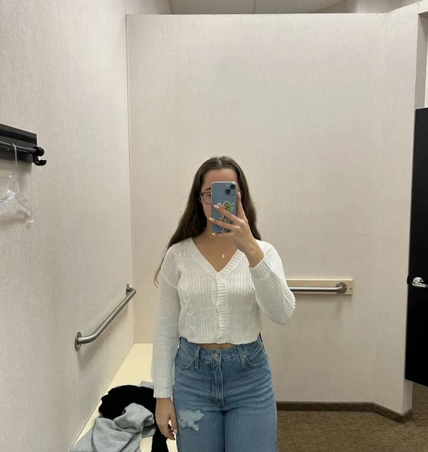 white sweater Size M - Image 4