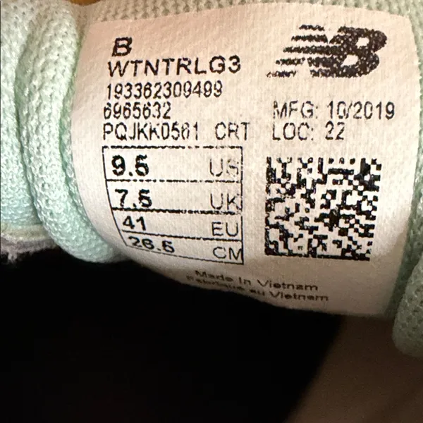 New Balance Gray Athletic Sneakers with Mint Details - Image 4