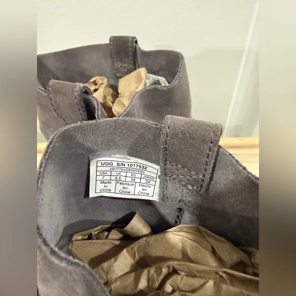 UGG Classic Mini Ankle Boots Womens 7 Gray Suede Shearling Lined Cozy - Image 6
