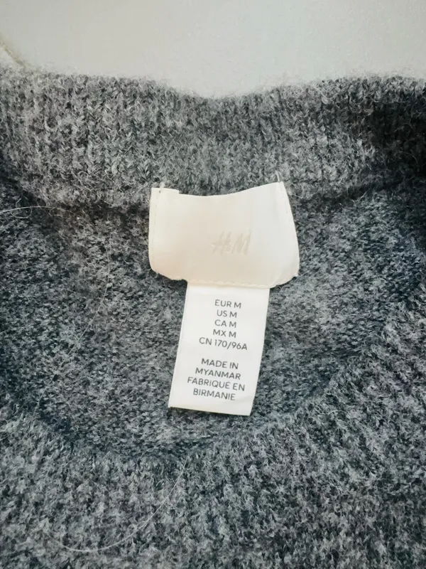 H&M Grey short sleeve sweater - Image 3