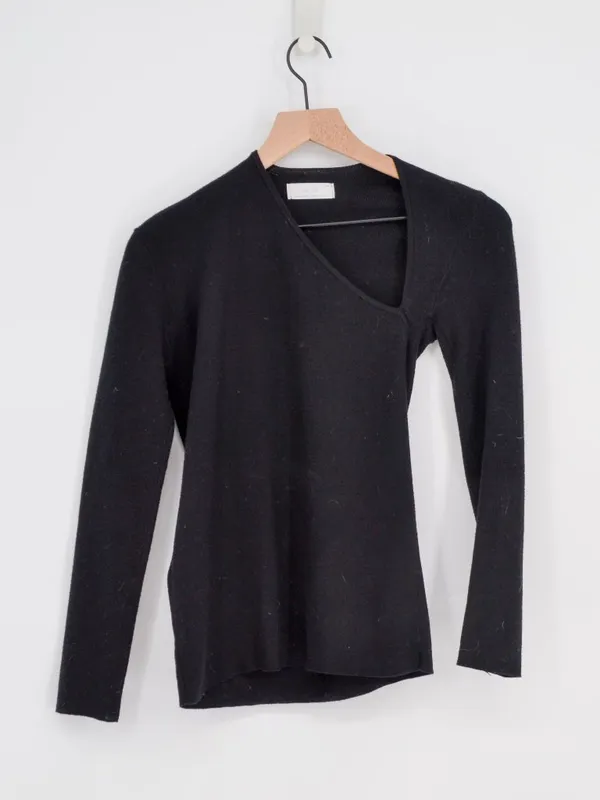 Oak + Fort Cut-Out Neck Long Sleeve Top Black M - Image 2