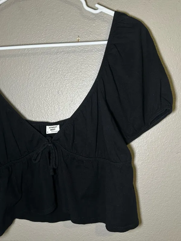 Aritzia Sunday Best Kaia Black Puff Sleeve Cropped Blouse Women’s Size Medium - Image 4