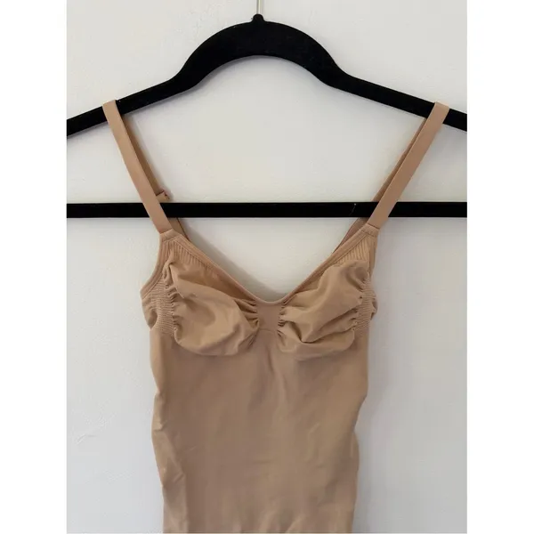 SKIMS sand Sculpting Bodysuit with Built-In Cups - Image 2