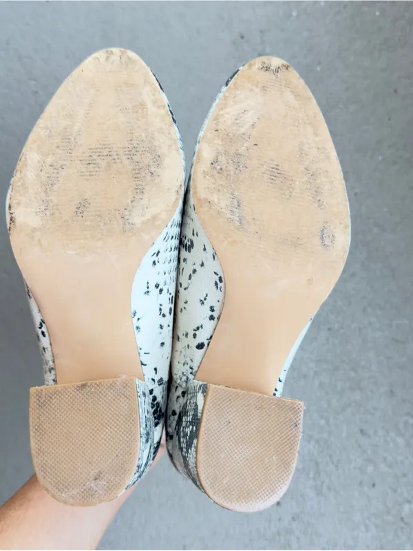 Steve Madden White and Black Snake-Print Pointed Ankle Booties Sz 8 - Image 8