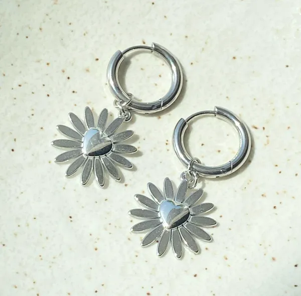 Handmade stainless steel sun heart flower boho retro vintage style 2WAY hoop earrings☀️ - Image 4