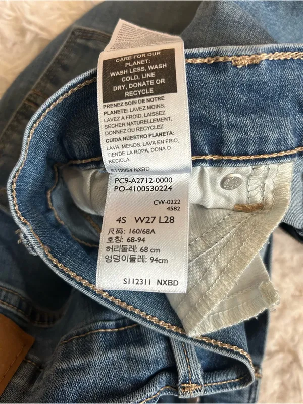 Denizen by Levi’s high rise straight leg stretchy denim jeans woman’s 4 SHORT - Image 6