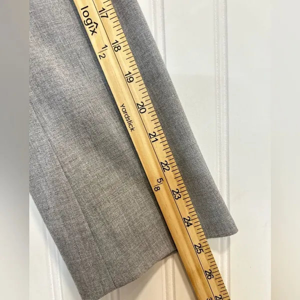 Austin Reed Classic Gray Women's Blazer vintage. USA long sleeve size S. - Image 11