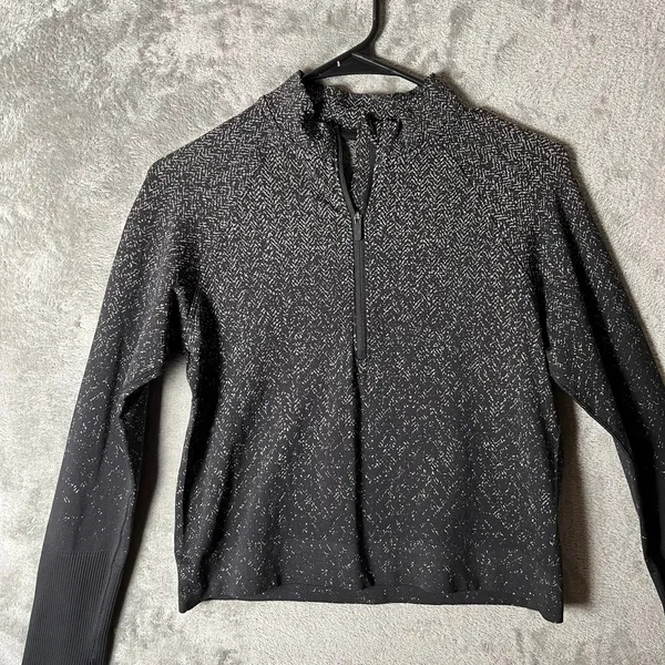 Lululemon Rest Less Cropped 1/2 Zip Herringbone Fade Black Size‎ 6 - Image 2