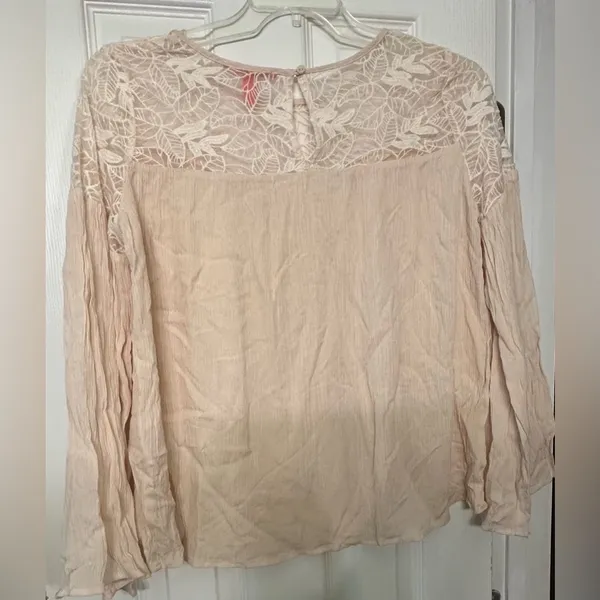 Chelsea and Violet Elegant Lace Beige Women's Top - Image 3