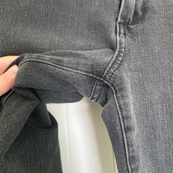 EUC | GAP women’s true‎ skinny black denim jeans — size 28 - Image 3