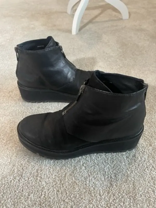 Eileen Fisher Casey Tumbled Nubuck Wedge Bootie‎ Size 6 - Image 2
