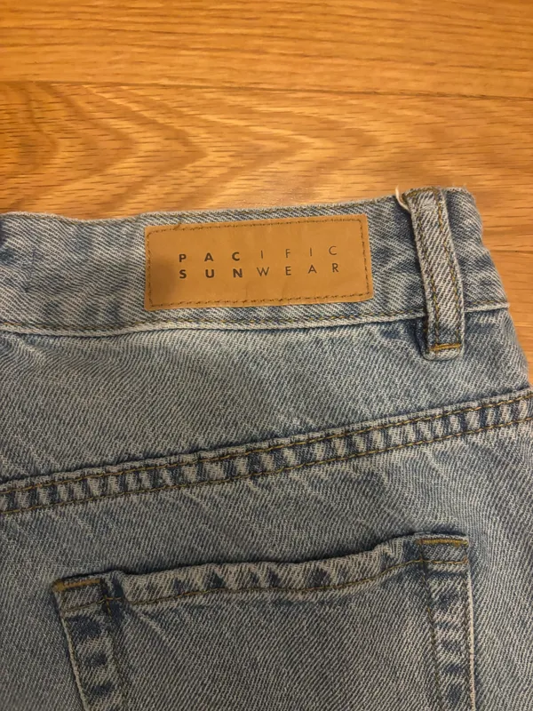 Light Wash Low-Waisted PacSun Jeans - Image 4
