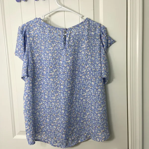 Iris women’s light purple ruffle sleeve button neck loose relaxed floral blouse‎ - Image 8
