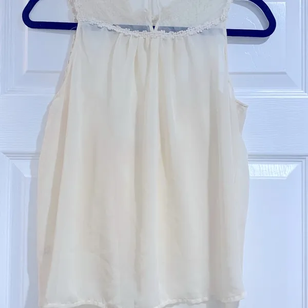 Lace sleeveless top Size M - Image 2
