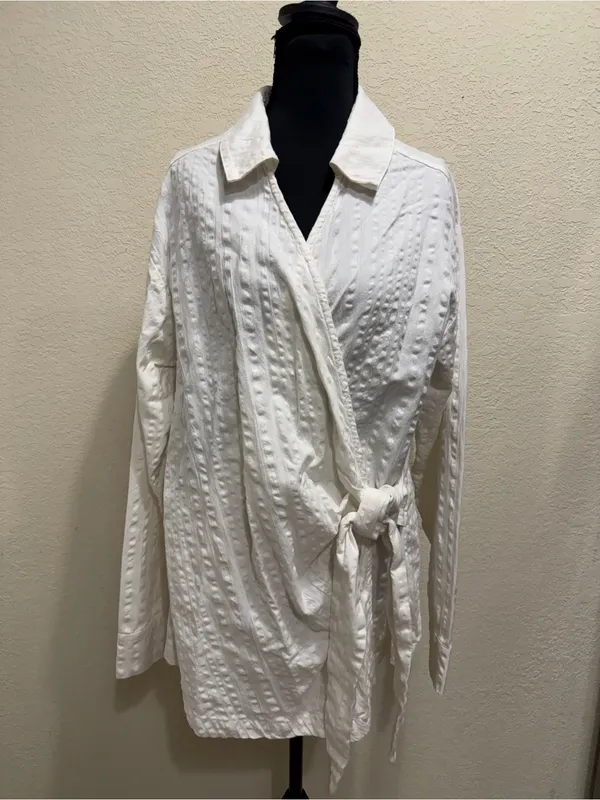 Free People FP Beach Indie White Textured Wrap Shirt Tie Waist Top Large - Image 2