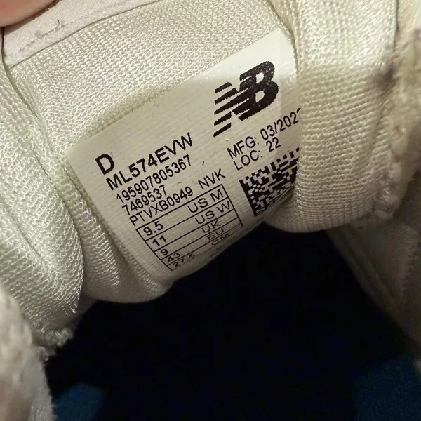 New Balance 574 Core EV Nimbus Cloud Size Women’s 11 - Image 3
