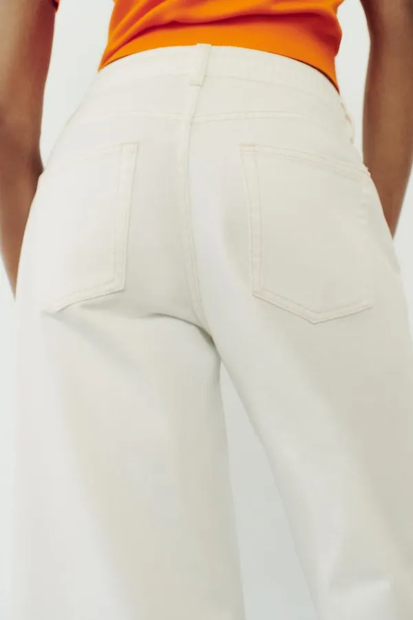 ZARA NWT White HIGH-WAISTED PALAZZO JEANS Z1975. Size Medium - Image 2