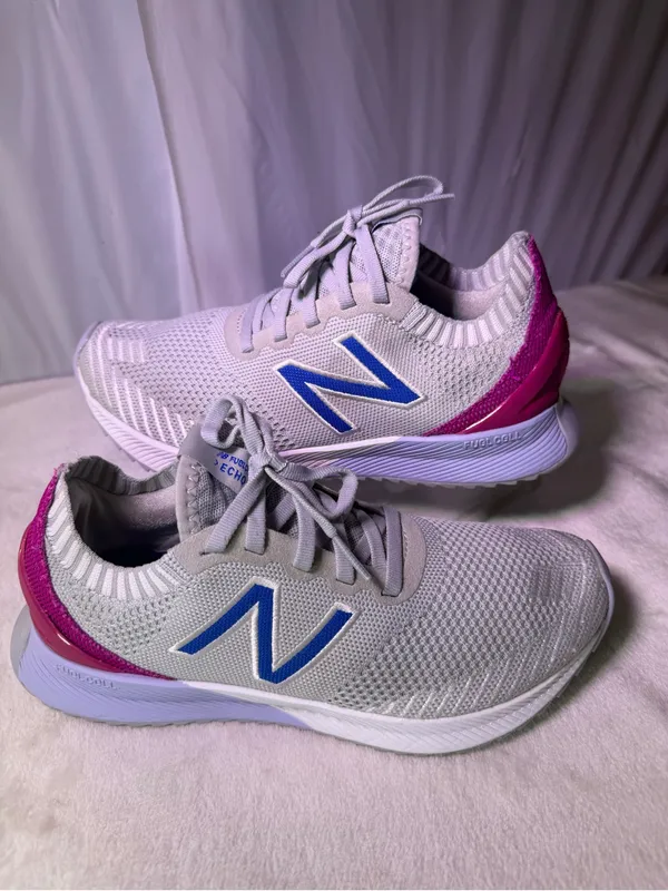 New Balance Women's Light Gray Running Shoe with Purple and Pink Accents - Image 2