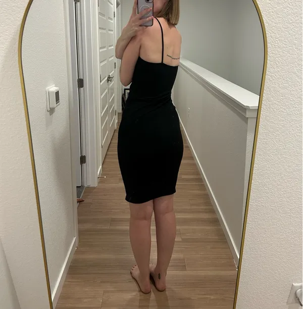 Liz and Sara Black midi dress - Image 2