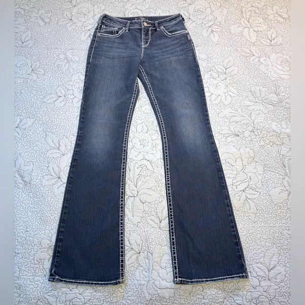 Silver Jeans NATSUKI Medium Wash Boot Cut Jeans. Size 28/33 - Image 11