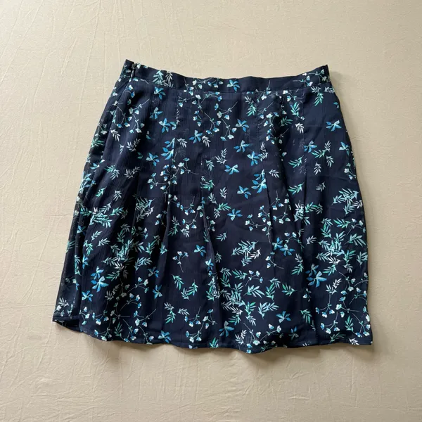 Banana Republic floral chiffon pleated mini skirt - Image 2