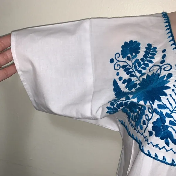Mexican handmade blue embroidered woman size SMALL shirt made in Mexico - Image 4